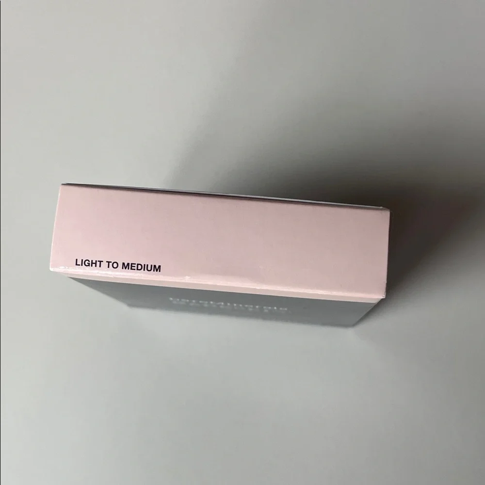 bareMinerals BARESKIN Perfecting Veil in Light to Medium